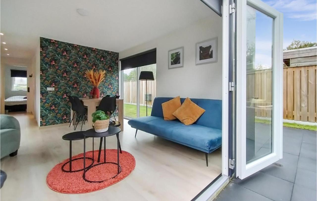 2 Bedroom Awesome Home In Heinkenszand Exterior photo